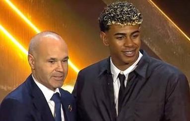 桑巴-科纳特：16岁进入莱比锡一线队的190铁棍前锋