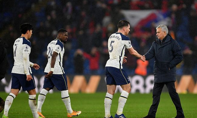 2-1，25岁英格兰国脚一剑封喉，率队2连胜反超切尔西，逼近前三